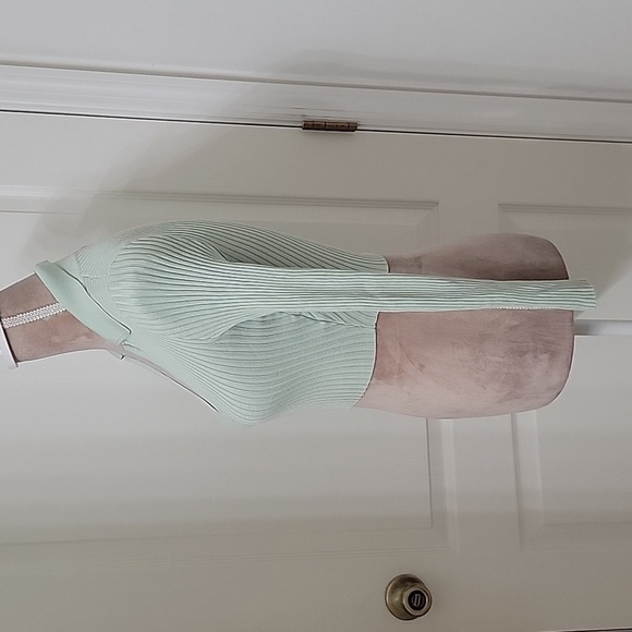 Divided Size XS Ribbed Collared Top Sage/Mint Green, Excellent Used Condition - Picture 2 of 10